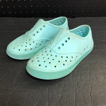 Load image into Gallery viewer, Girls Slip On Shoes
