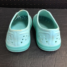 Load image into Gallery viewer, Girls Slip On Shoes
