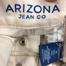 Load image into Gallery viewer, Denim Shorts (NEW)
