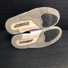 Load image into Gallery viewer, Boys Jordan Legacy 312 Sneakers
