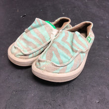 Load image into Gallery viewer, Girls Striped Shoes

