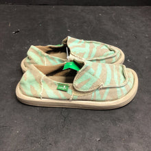 Load image into Gallery viewer, Girls Striped Shoes
