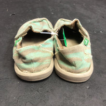 Load image into Gallery viewer, Girls Striped Shoes
