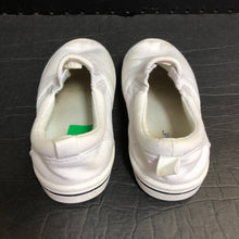 Load image into Gallery viewer, Girls Slip On Shoes
