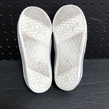 Load image into Gallery viewer, Girls Slip On Shoes
