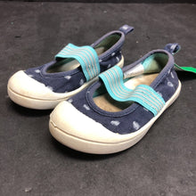 Load image into Gallery viewer, Girls Polka Dot Shoes
