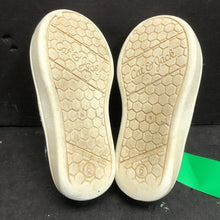 Load image into Gallery viewer, Girls Polka Dot Shoes
