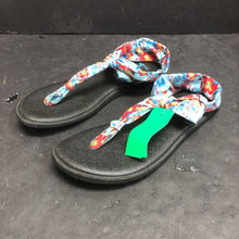 Load image into Gallery viewer, Womens Flower Flip Flops
