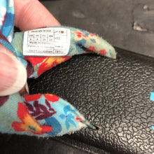 Load image into Gallery viewer, Womens Flower Flip Flops
