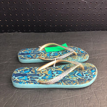 Load image into Gallery viewer, Girls Snake Print Flip Flops
