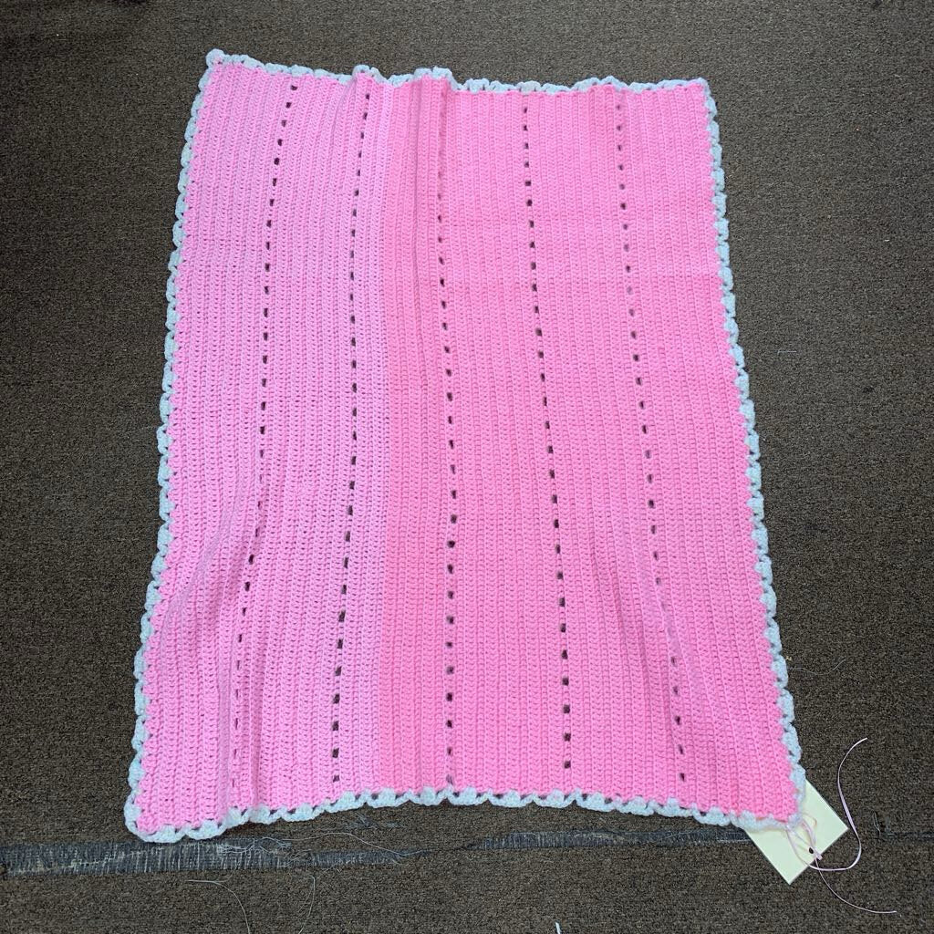 Knitted Nursery Blanket (NEW)