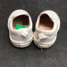 Load image into Gallery viewer, Girls Slip On Shoes
