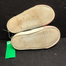 Load image into Gallery viewer, Girls Slip On Shoes
