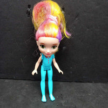 Load image into Gallery viewer, Sunny Doll
