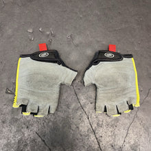Load image into Gallery viewer, Bicycle/Bike Protective Gloves (Performance Bike)
