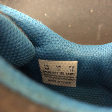 Load image into Gallery viewer, Boys Velcro Sneakers
