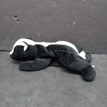Load image into Gallery viewer, Stinky the Skunk Beanie Baby

