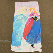 Load image into Gallery viewer, Anna &amp; Elsa Bath Towel
