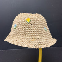 Load image into Gallery viewer, Flower Straw Hat
