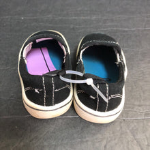 Load image into Gallery viewer, Boys Slip On Shoes
