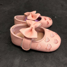 Load image into Gallery viewer, Girls Heart Shoes
