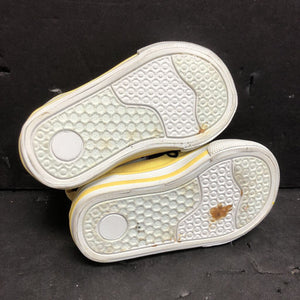 Girls Bee Shoes