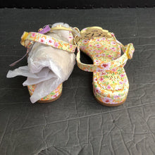 Load image into Gallery viewer, Girls Painted Petals Wylie Sandals (NEW)
