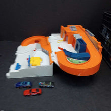 Load image into Gallery viewer, Sto &amp; Go Car Raceway Track w/Cars
