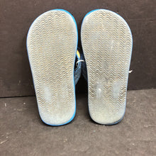 Load image into Gallery viewer, Boys Shark Flip Flops
