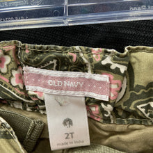 Load image into Gallery viewer, Paisley Shorts
