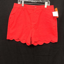 Load image into Gallery viewer, Scallop Hem Shorts (NEW)
