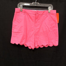Load image into Gallery viewer, Scallop Hem Shorts
