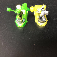 Load image into Gallery viewer, 2pk Legends of Akedo Powerstorm Battling Figures (Akedo)

