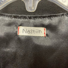 Load image into Gallery viewer, Plaid Vest w/Bowtie (Nastiin)
