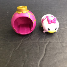 Load image into Gallery viewer, Disney Tsum Tsum Christmas Daisy Duck Figure w/Ornament
