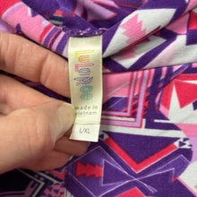 Load image into Gallery viewer, Patterned Leggings
