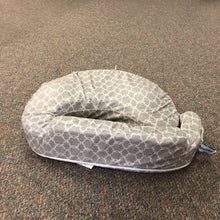 Load image into Gallery viewer, Patterned Nursing Pillow
