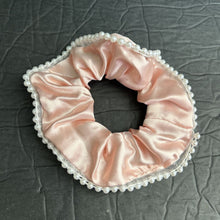 Load image into Gallery viewer, Pearl Scrunchie
