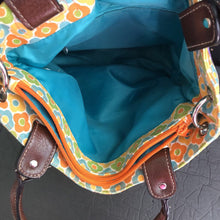 Load image into Gallery viewer, Flower Shoulder Bag
