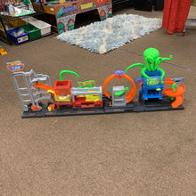 Load image into Gallery viewer, City Ultimate Octo Car Wash Playset w/ Car
