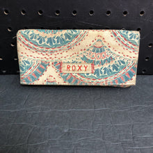 Load image into Gallery viewer, Patterned Wallet
