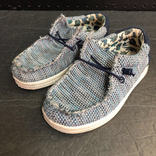 Load image into Gallery viewer, Boys Slip On Shoes (West Harris)
