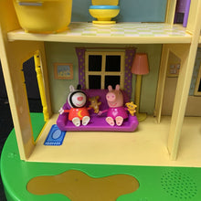 Load image into Gallery viewer, Lights &amp; Sounds Family Home Feature Playset w/ Accessories
