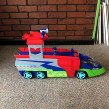 Load image into Gallery viewer, PJ Seeker Truck w/Figure
