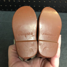 Load image into Gallery viewer, Boots for 18&quot; Doll
