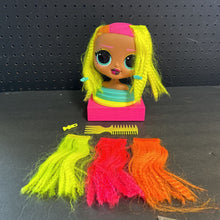 Load image into Gallery viewer, OMG Styling Head w/Accessories
