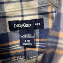 Load image into Gallery viewer, Plaid Button Down Shirt
