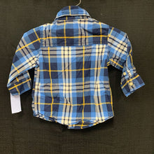 Load image into Gallery viewer, Plaid Button Down Shirt
