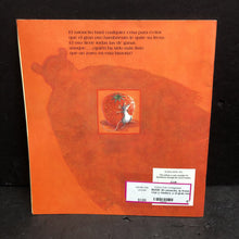 Load image into Gallery viewer, El ratoncito, la fresa roja y madura, y el gran oso hambriento (Don Wood &amp; Audrey Wood) (In Spanish) -paperback
