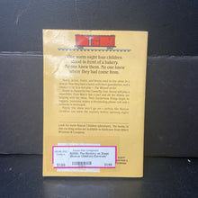 Load image into Gallery viewer, The Mystery on Stage (Gertrude Chandler Warner) (The Boxcar Children) (Albert Whitman &amp; Company Old Cover) -series paperback
